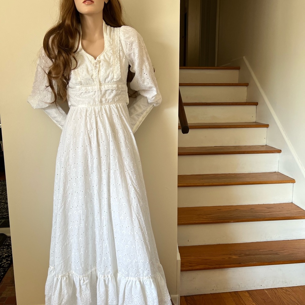 Gunne Sax by Jessica 1970s vintage White Eyelet Long Sleeve Maxi Dress